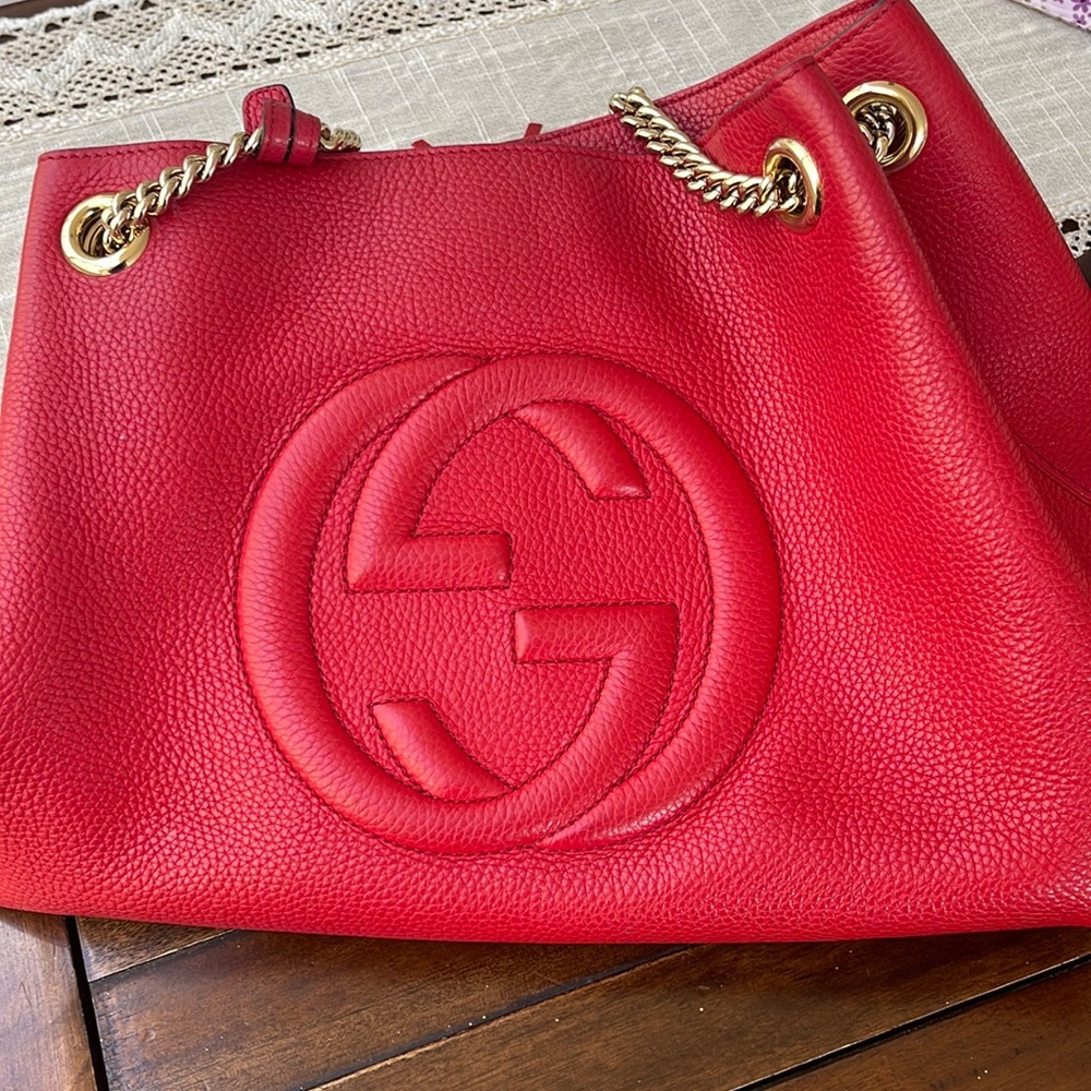 Gucci red